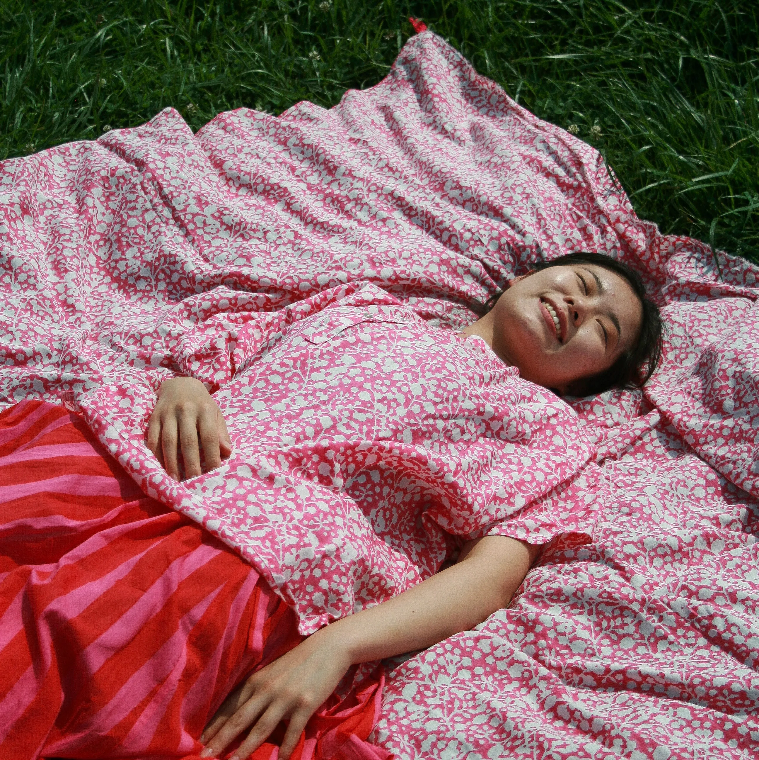 Anni Sarong with Tassels in Pink Geranium