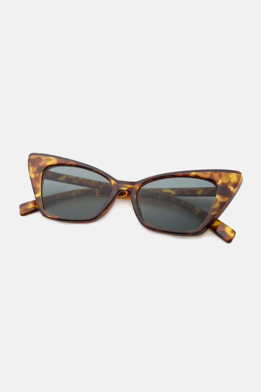 Chic Acetate Cat Eye Sunglasses