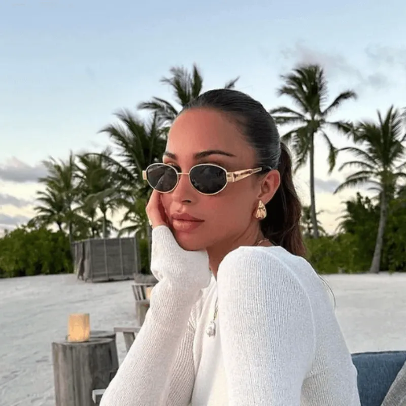Chic Retro-Style Sunglasses with UV400 Eye Protection for Fashion-Forward Looks