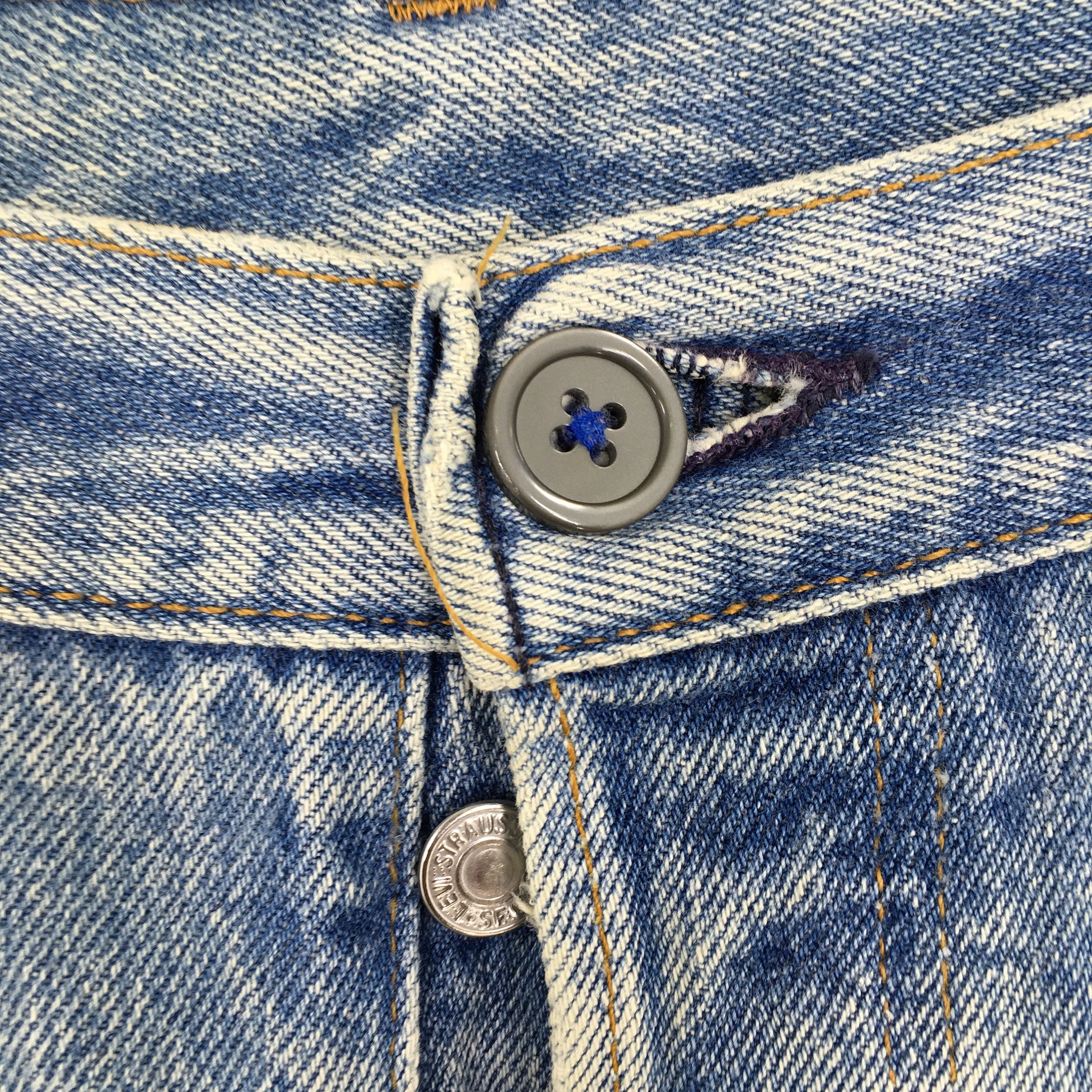 Levi's 501 Light Blue Jeans Size 32x32.5